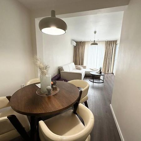 New Luxury Furnished Apartment - Beach, Varna Center & Fast Wi-Fi المظهر الخارجي الصورة