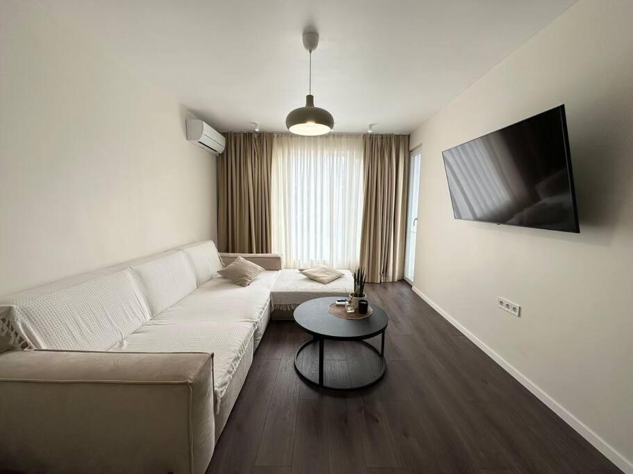 New Luxury Furnished Apartment - Beach, Varna Center & Fast Wi-Fi المظهر الخارجي الصورة