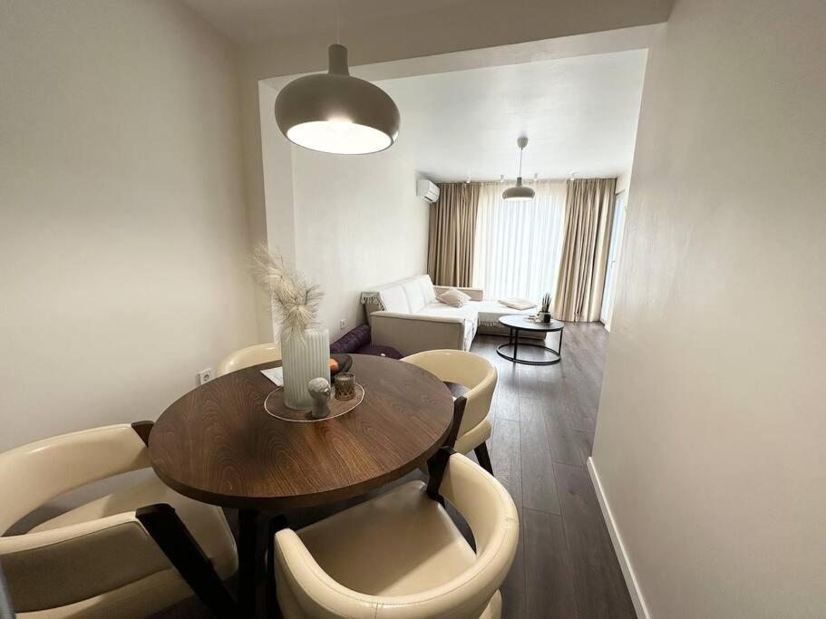New Luxury Furnished Apartment - Beach, Varna Center & Fast Wi-Fi المظهر الخارجي الصورة
