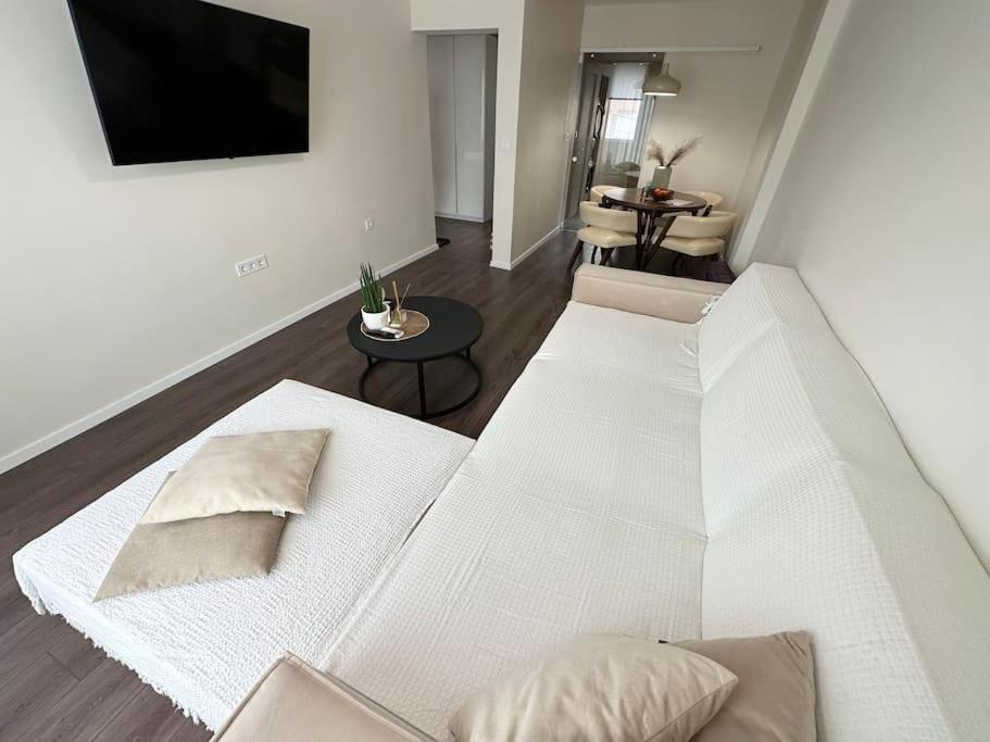 New Luxury Furnished Apartment - Beach, Varna Center & Fast Wi-Fi المظهر الخارجي الصورة
